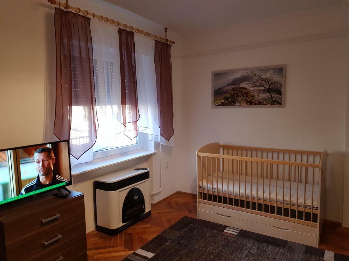 Lia Apartman Кішкунгалаш Екстер'єр фото